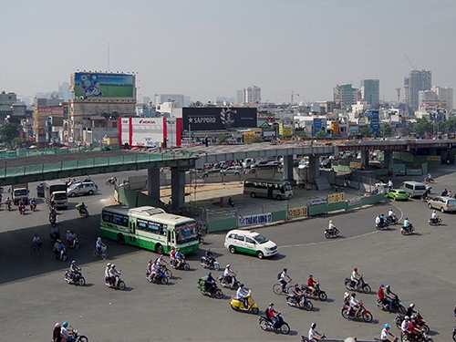 Thành phố Hồ Chí Minh: Thông xe 2 cầu vượt bằng thép - ảnh 1